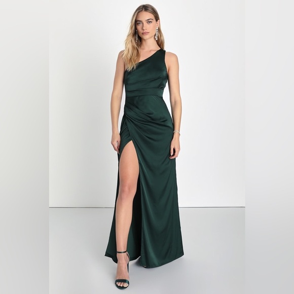 NWT Lulus Dreaming of Elegance Emerald Satin One-Shoulder Maxi Dress, Size Small - Picture 1 of 15